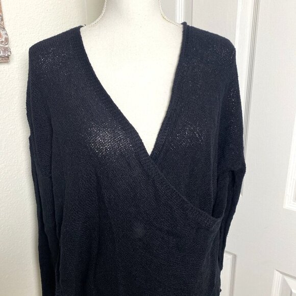 Kimchi Blue Faux Wrap Long Sleeve Black Sweater Size Medium Casual Dressy - Picture 2 of 8